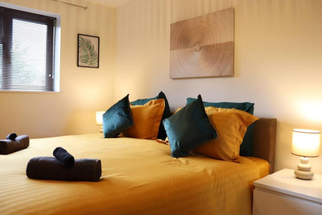 Cosy 3 Bedroom 2 Bathroom House With Parking Sheldon  Dış mekan fotoğraf