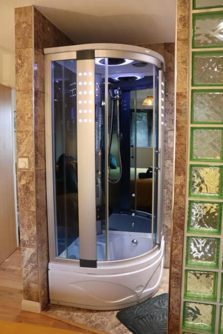 Cosy 3 Bedroom 2 Bathroom House With Parking Sheldon  Dış mekan fotoğraf