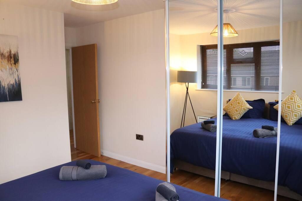 Cosy 3 Bedroom 2 Bathroom House With Parking Sheldon  Dış mekan fotoğraf